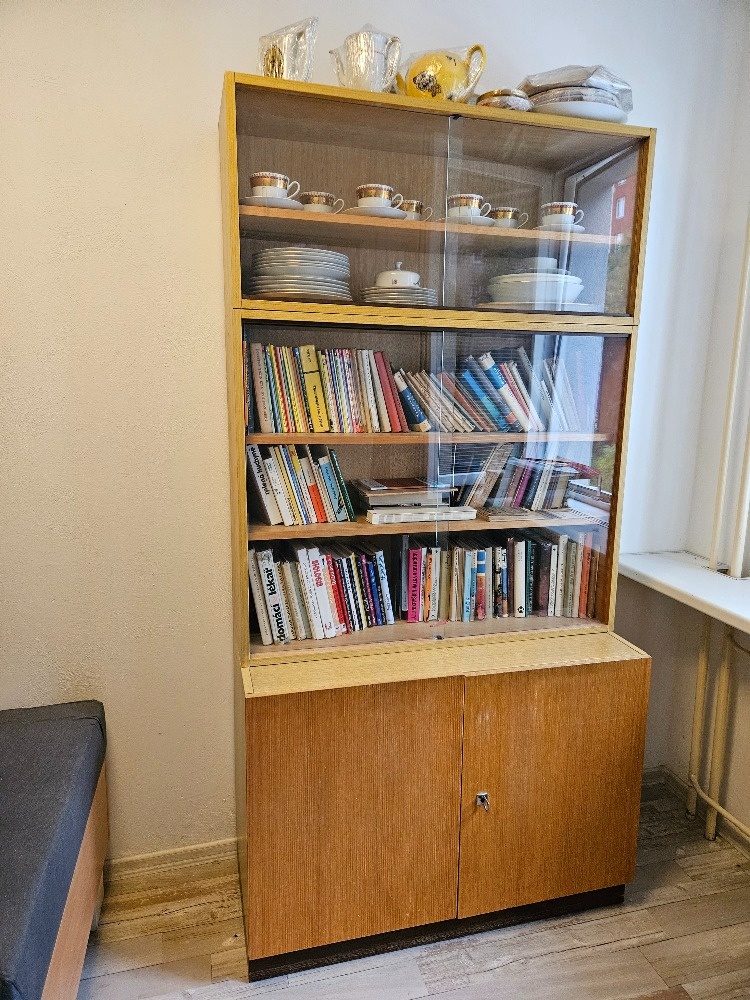 Dřevěná skříňka - 2