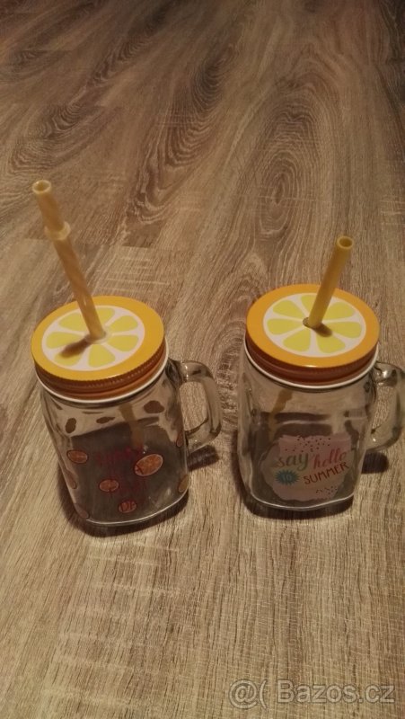 Sklenice s víčkem a brčkem NOVÉ - 2