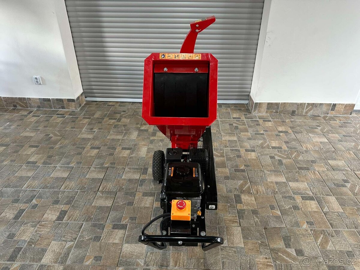 Motorový štěpkovač a drtič dřeva ATHOS 1005 - 2