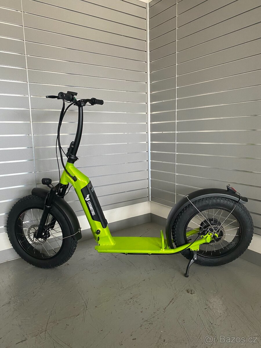 Elektrická koloběžka X-Scooters XT08 Výprodej - 2