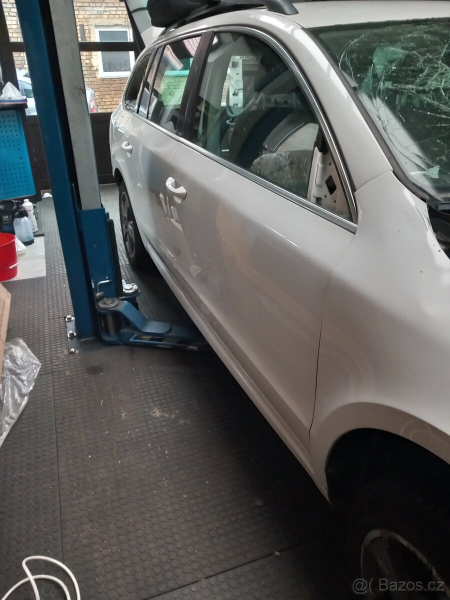 Škoda Superb kombi 2 - 2