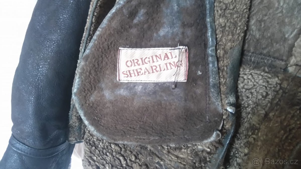 ZIMNÍ KOŽENÁ BUNDA S KOŽEŠINOU A KAPUCÍ - 2