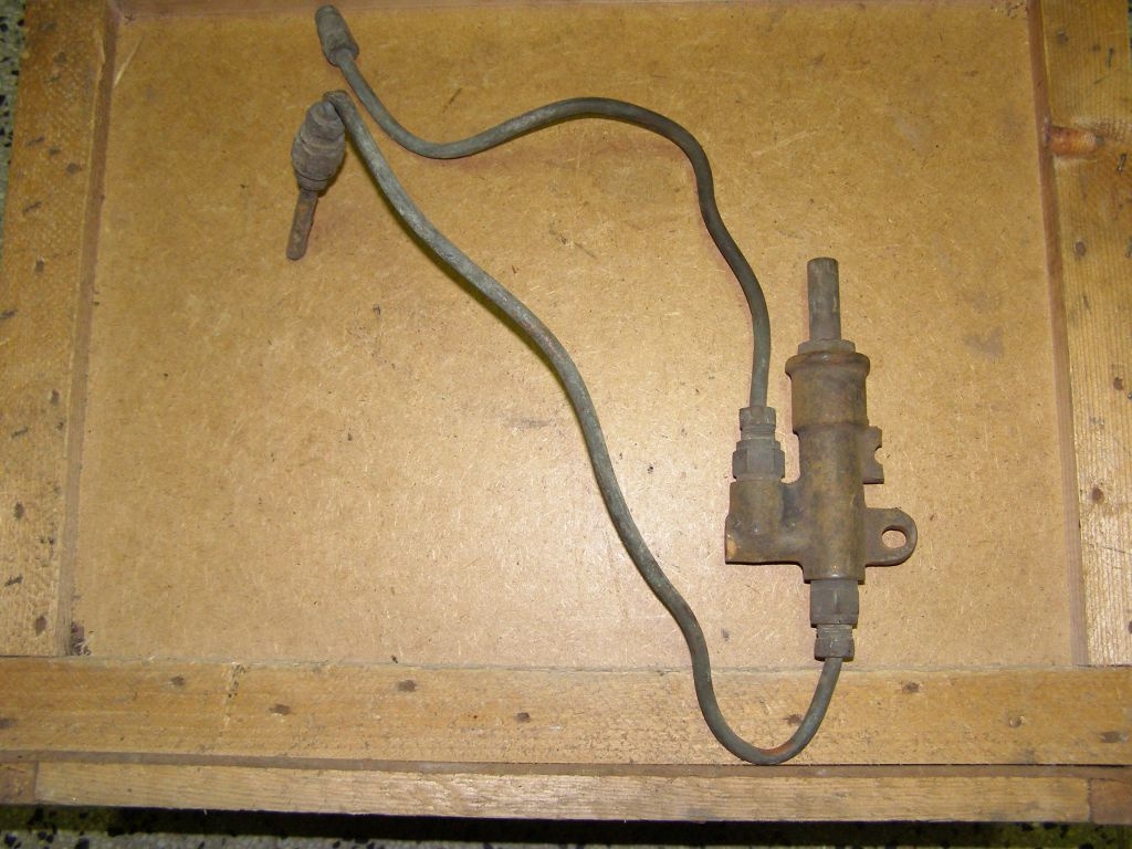 Prodám benzínovou pumpu ze stabilního motoru - 2