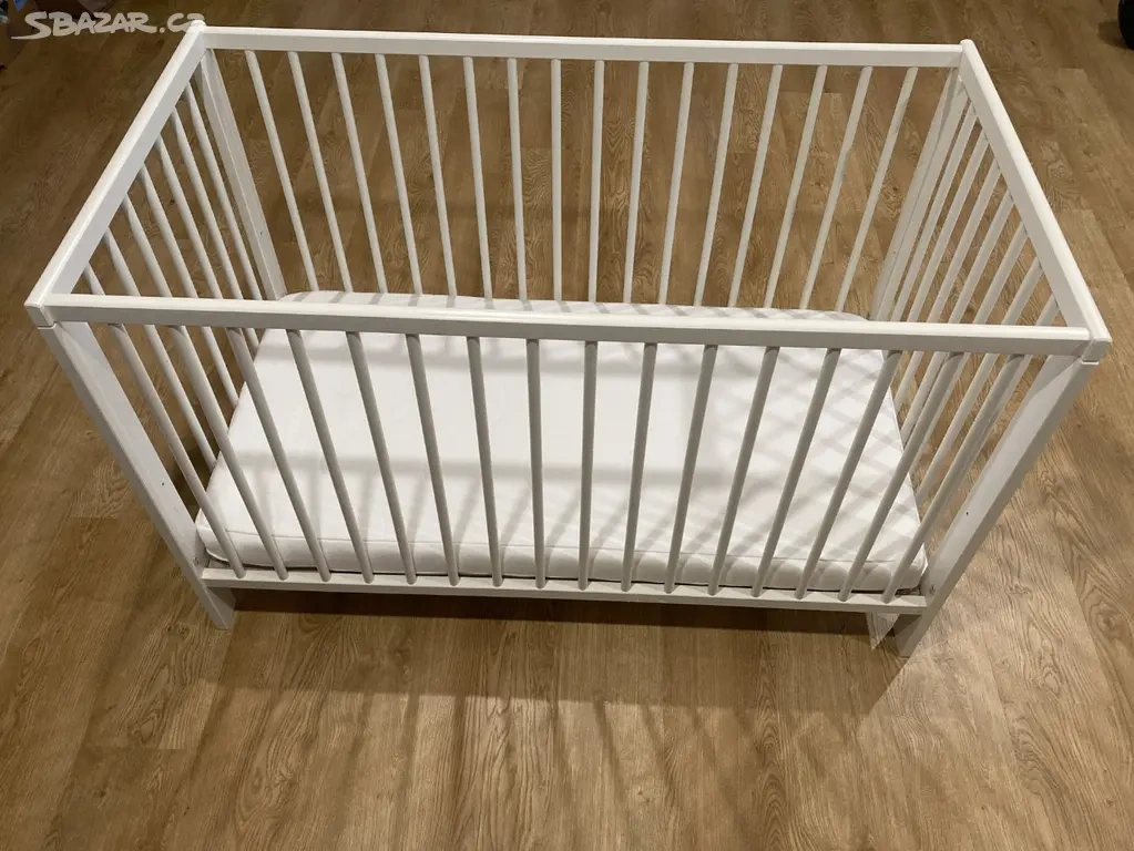 DŘEVĚNA POSTYLKA S NOVOU MATRACI,NATĚREM A DOPLŇKY - 2