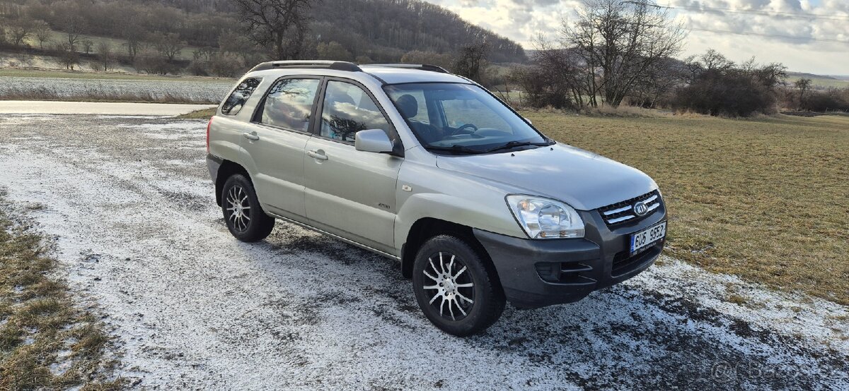 Kia Sportage II 2.0i 4x4 - 2