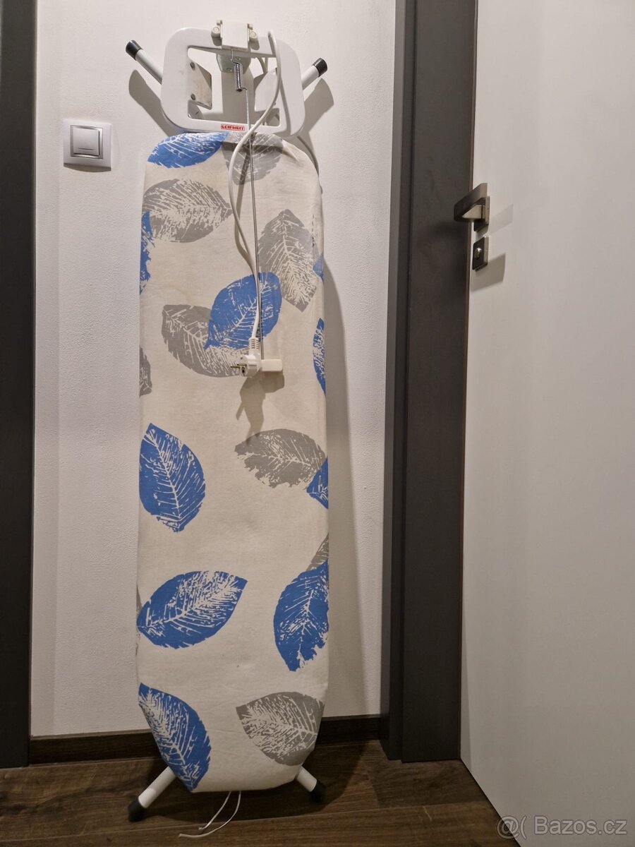 Žehlička + žehlicí prkno - 2
