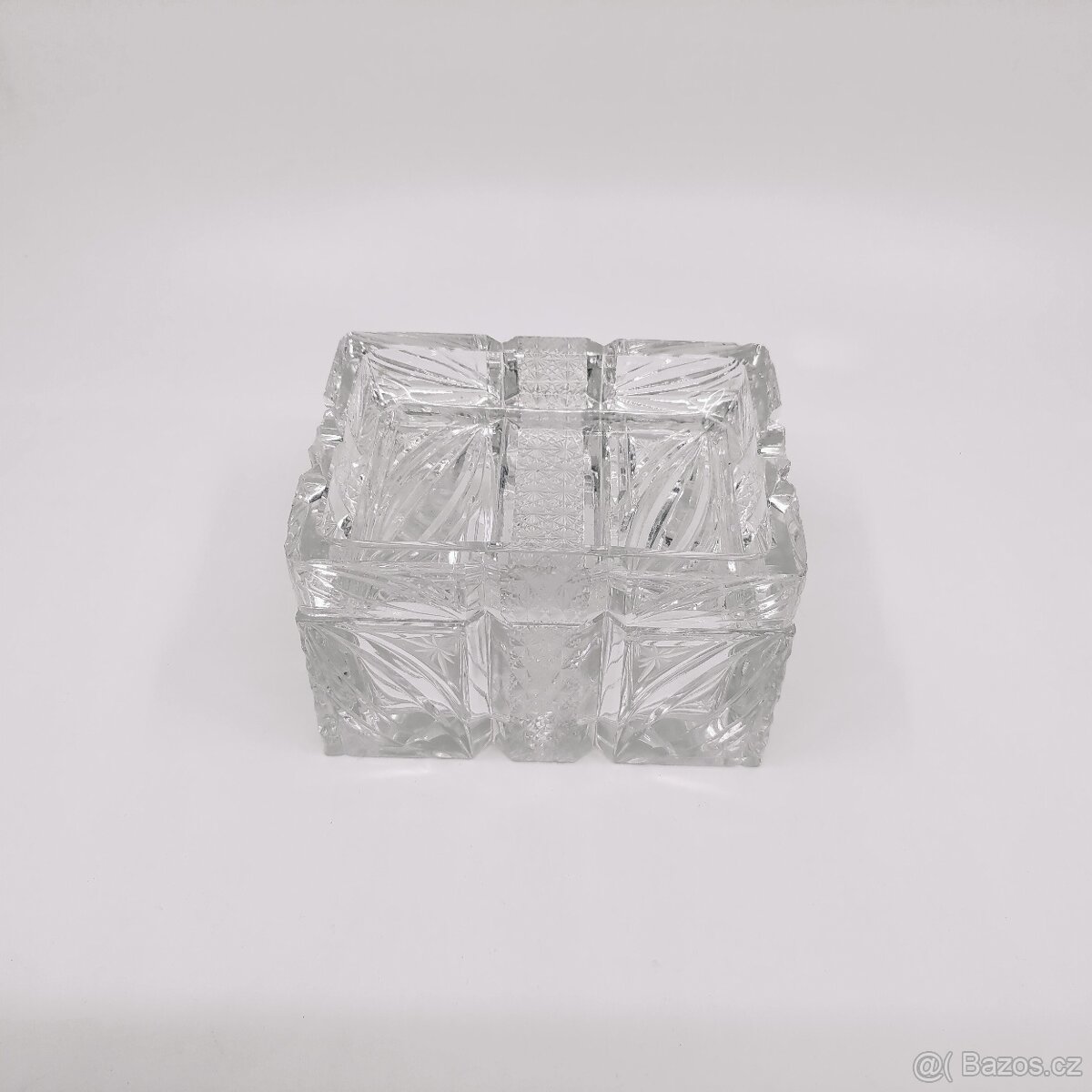 Broušená dóza na bonbóny - 2