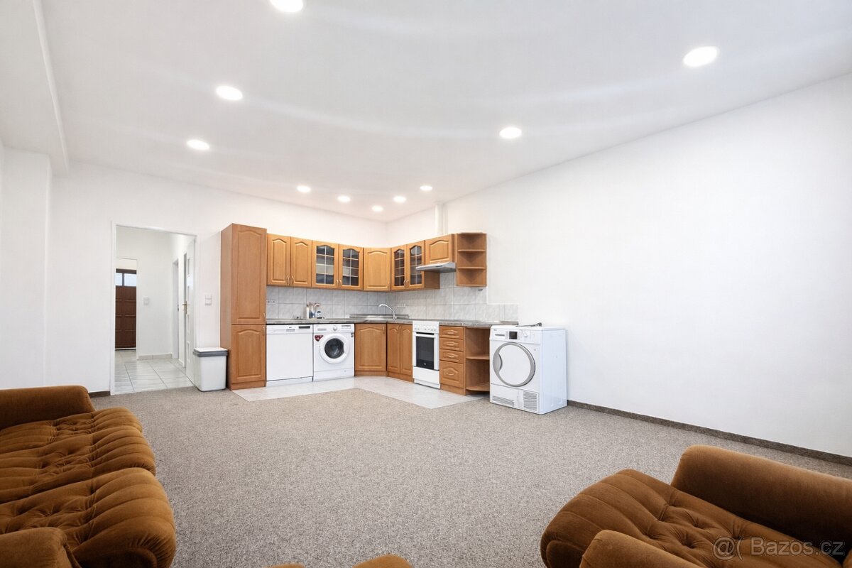 Byt 2+kk k pronájmu - 2