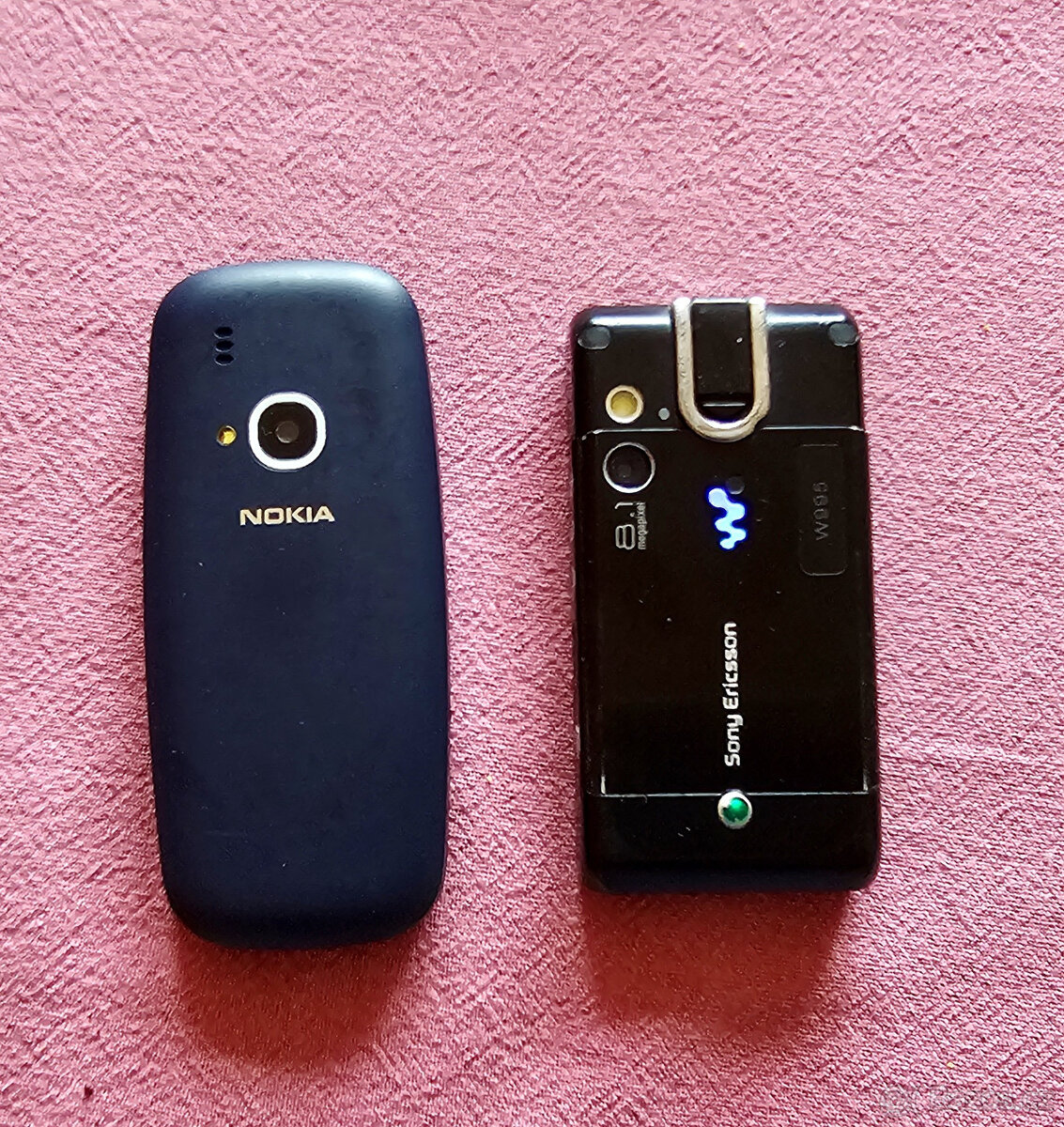 Starý mobil Nokia a Sony Ericsson - 2