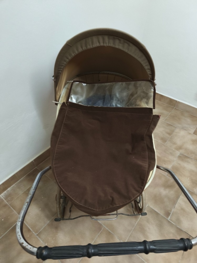 Retro kočárek košatina - 2