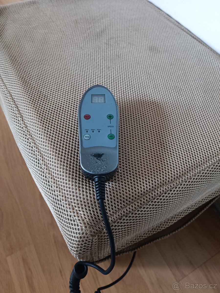 Masážní,vibrační kostka. - 2