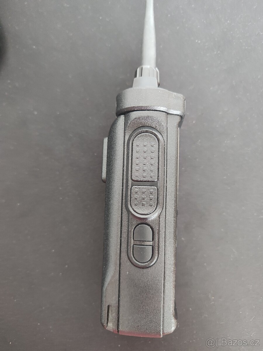 Prodávám více pásmovou naprogramovanou radiostanici - 2