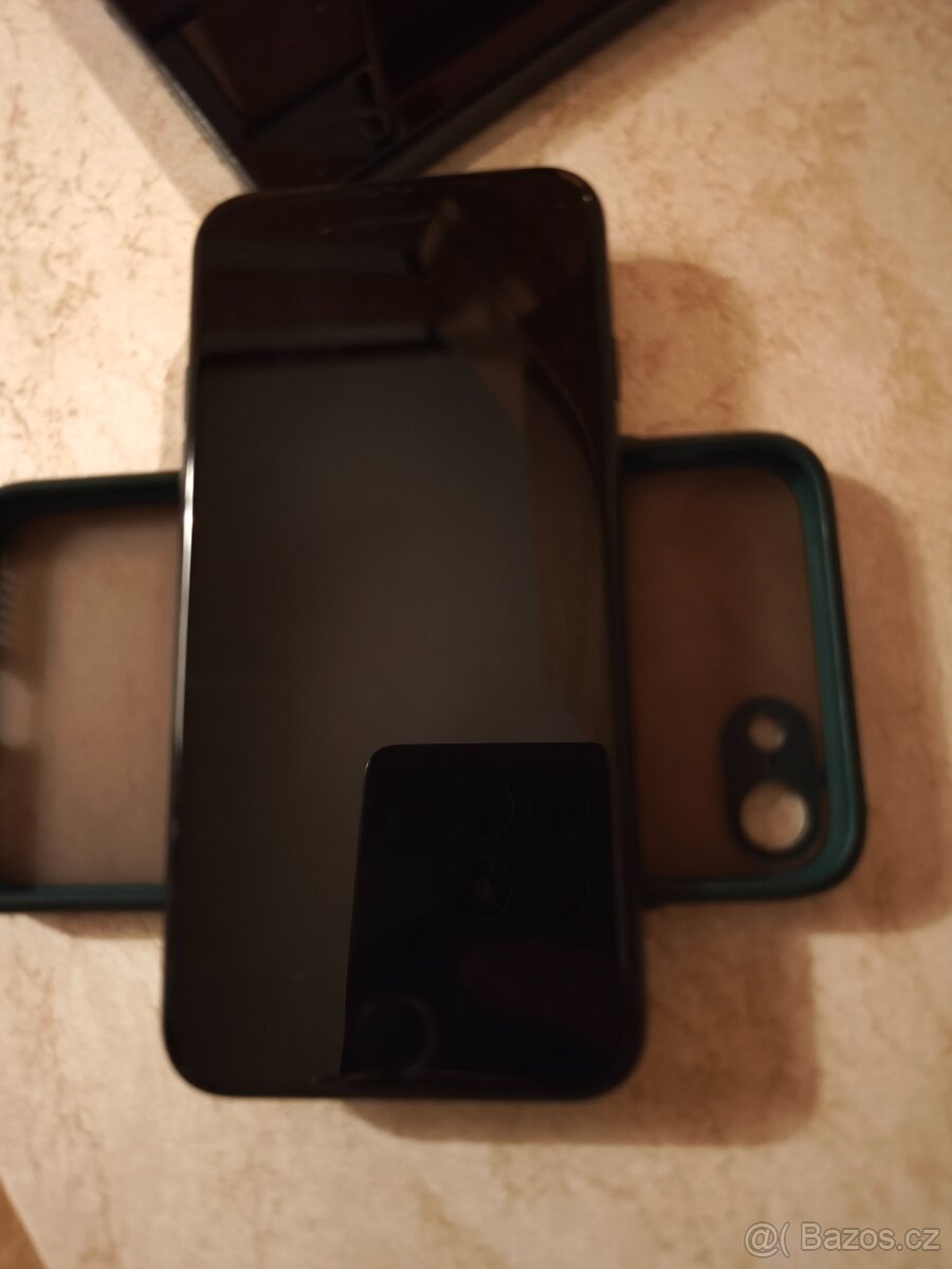 iPhone se generace 128gb - 2