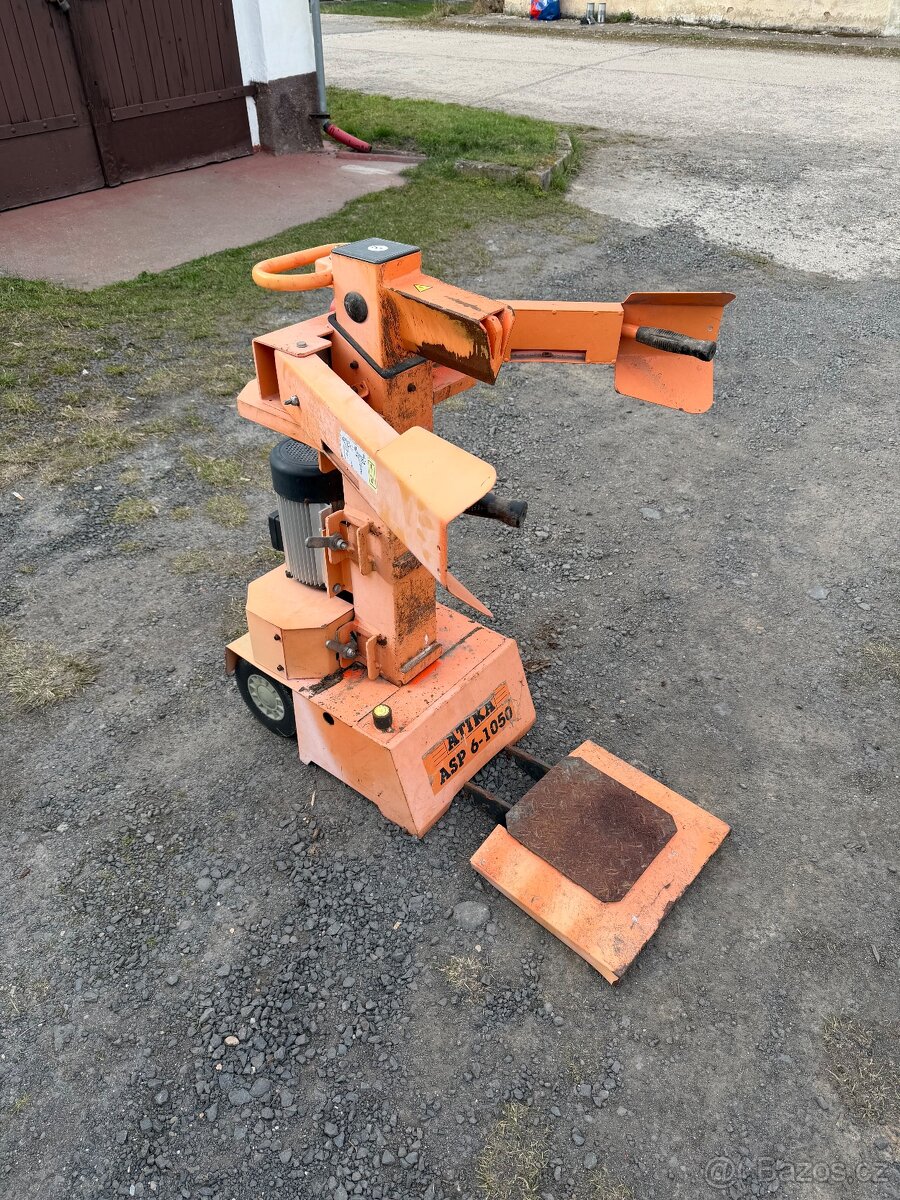 ŠTÍPAČKA NA DŘEVO ATIKA - 2