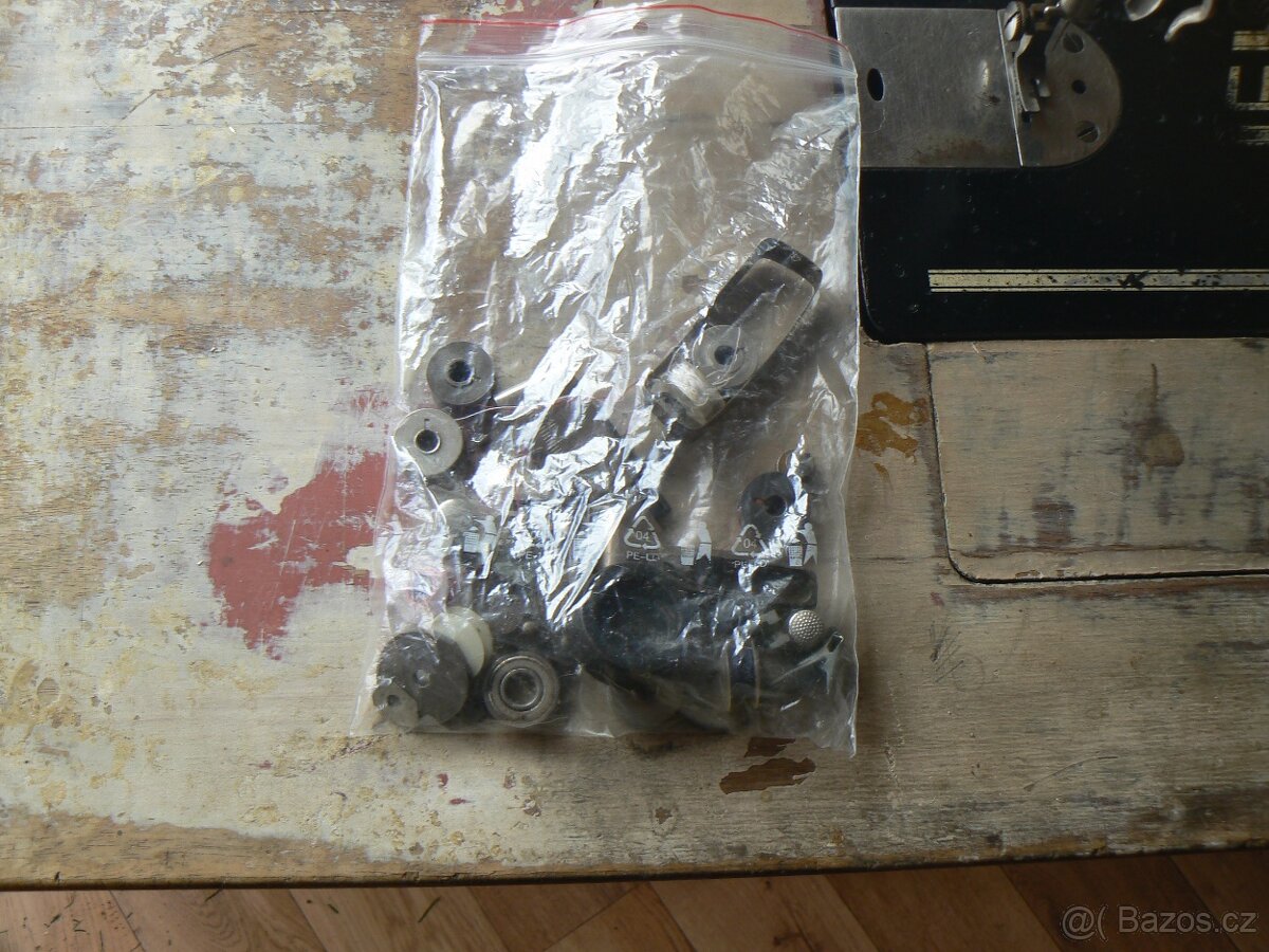 šicí stroj Lada - 2