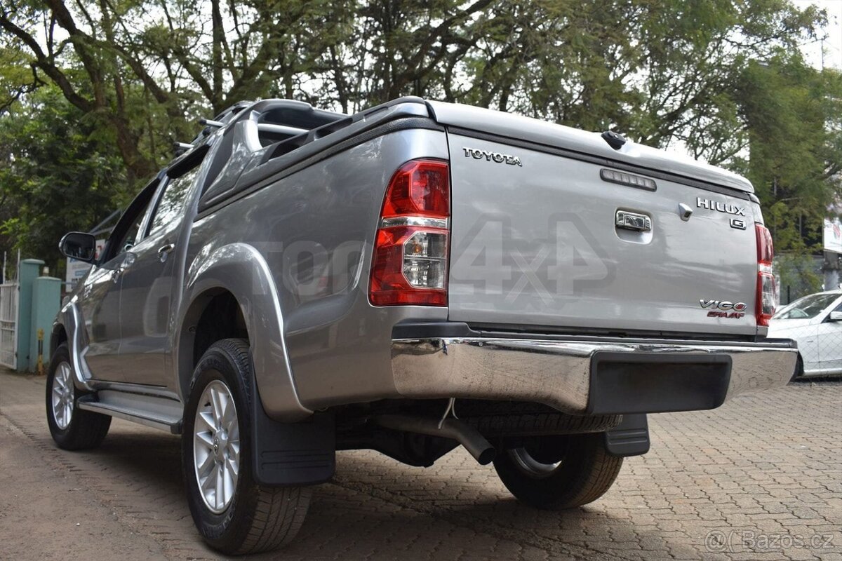 Zadní, ocelový nárazník pro Toyotu Hilux VII AN20 2005-2015