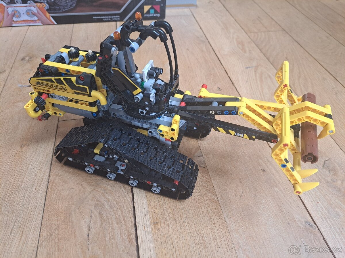 Lego Mould King - pásový nakladač na ovládání - 2