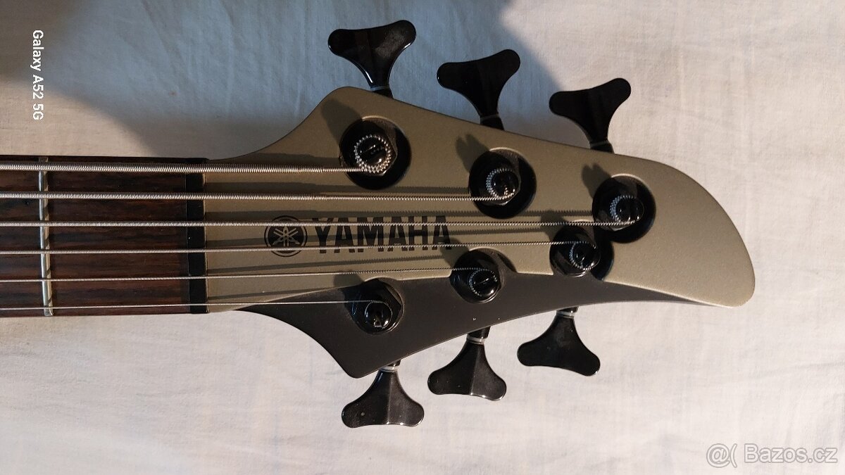 Nabízím šestistrunnou baskytaru Yamaha RBXJM2 - 2