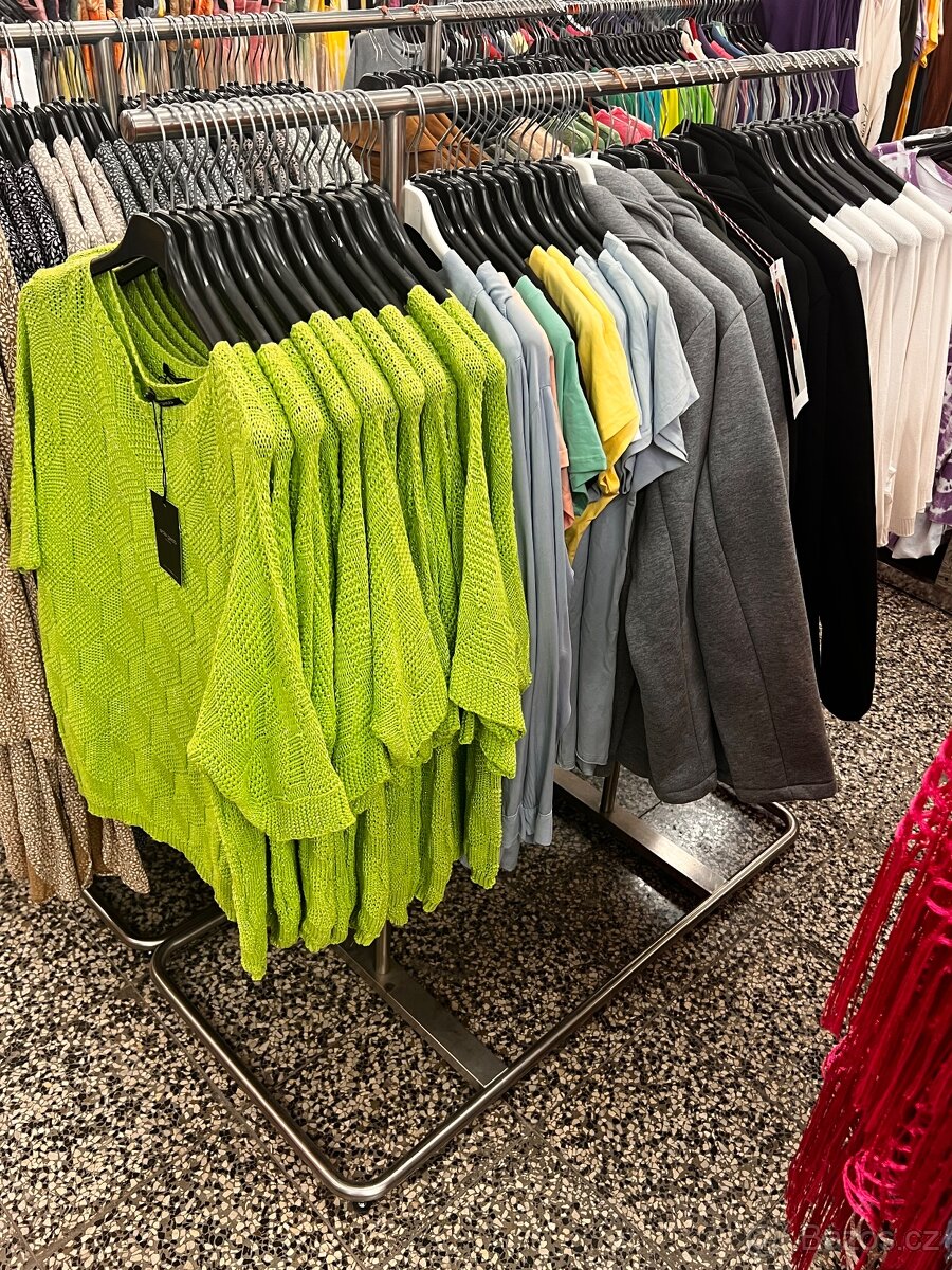 Štendry, figuríny, stojany, torza - 2