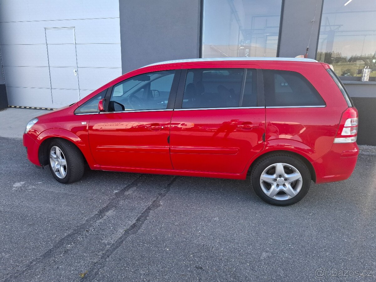 ZAFIRA 1.7 CDTi, r.11 7míst, po STK, VÝBAVA, VELMI SOLIDNÍ - 2