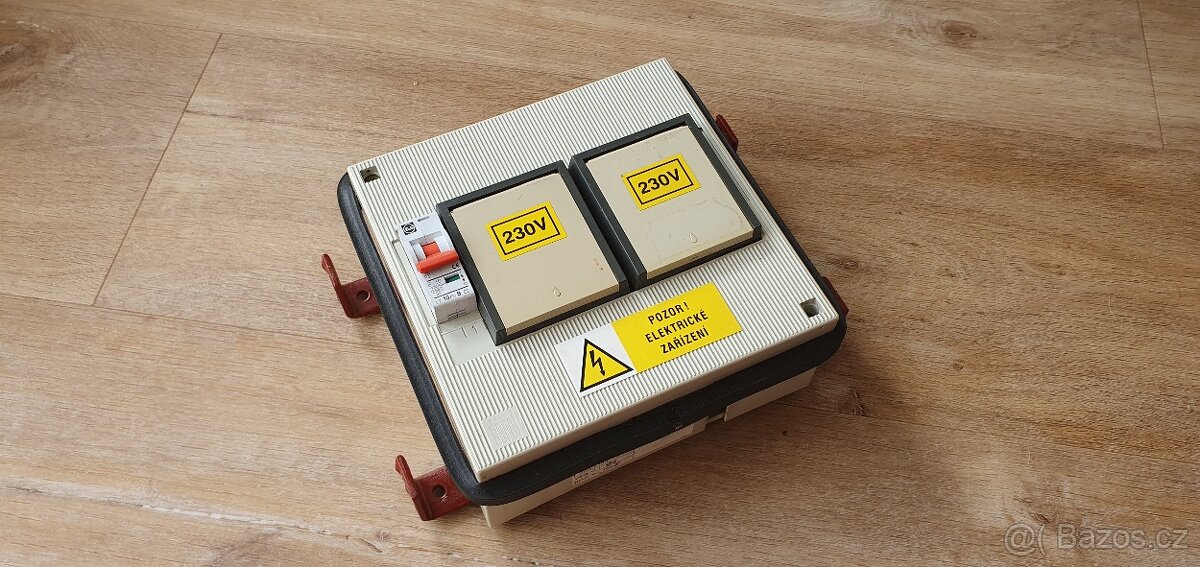 Elektrický zásuvkový rozvaděč s jističem - 2