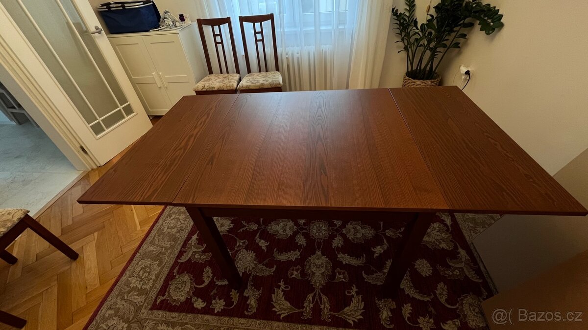 Jídelní stůl - 2