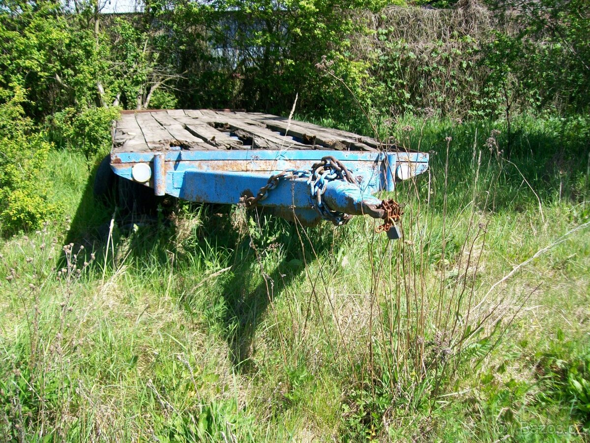 PRODÁM jednoosý plošinový robust. přívěs ( vlečku ) : - 2