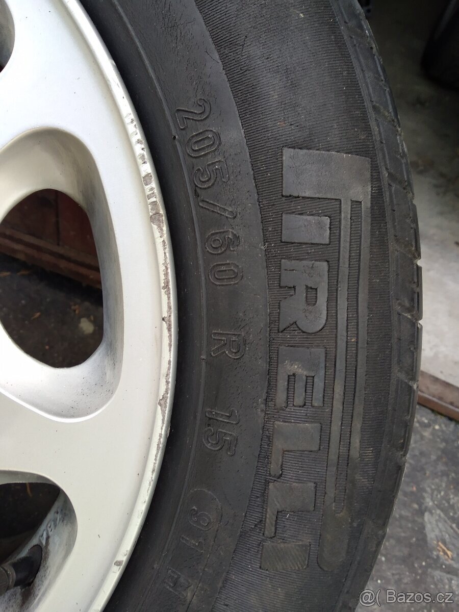 Prodám, 1 kus ,alu disk Mercedes 205/60 r15 ET 41 , rezerva - 2