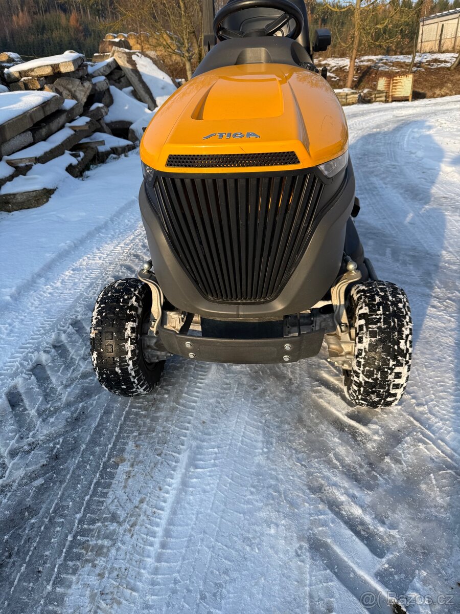 Prodám zahradní traktor Stiga 4x4 - 2