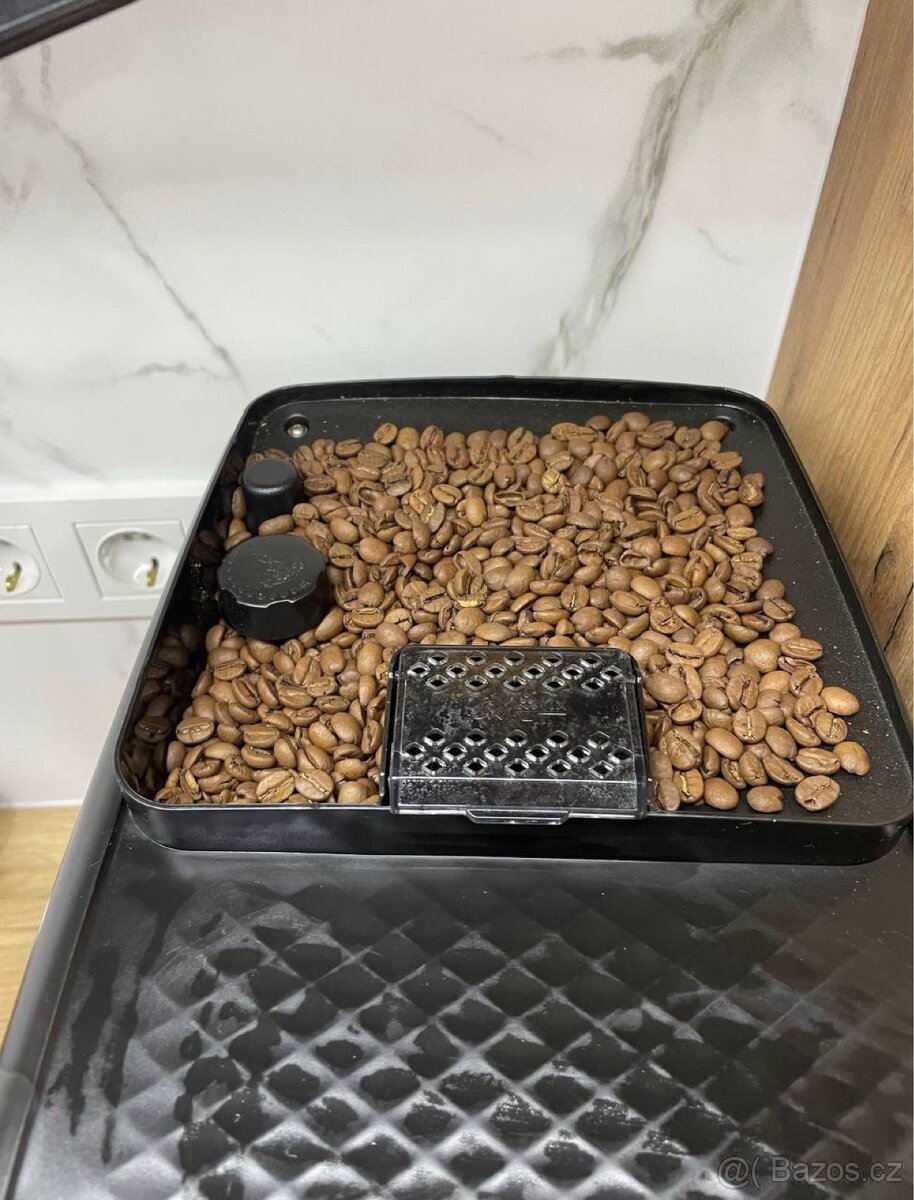 Prodám kávovar Philips 5500 LatteGo. - 2