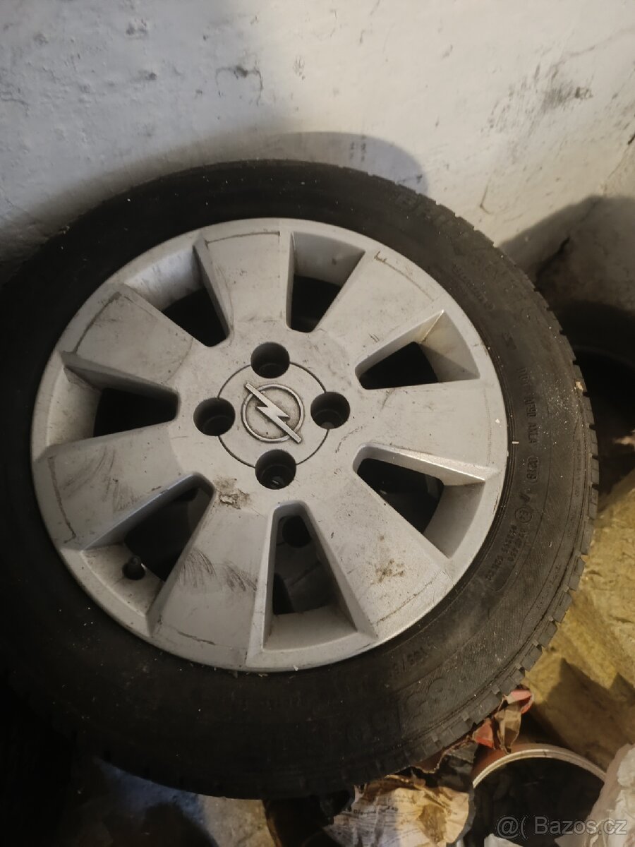 prodám pneumatiky s disky Opel combo 185/60 R15 - 2