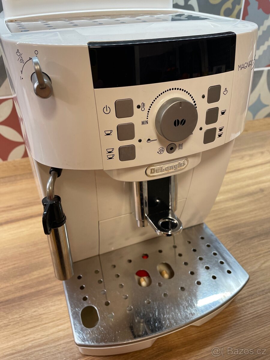 De’Longhi Magnifica S ECAM 22.110.W – automatický kávovar - 2