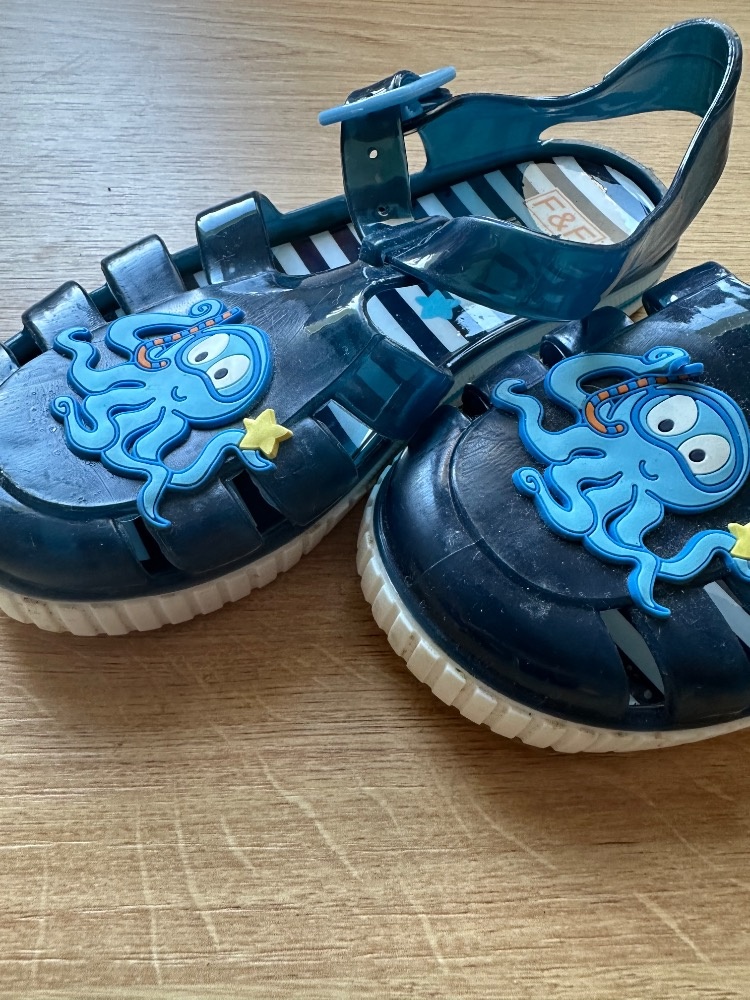 Boty k vodě vel. 27 - 2