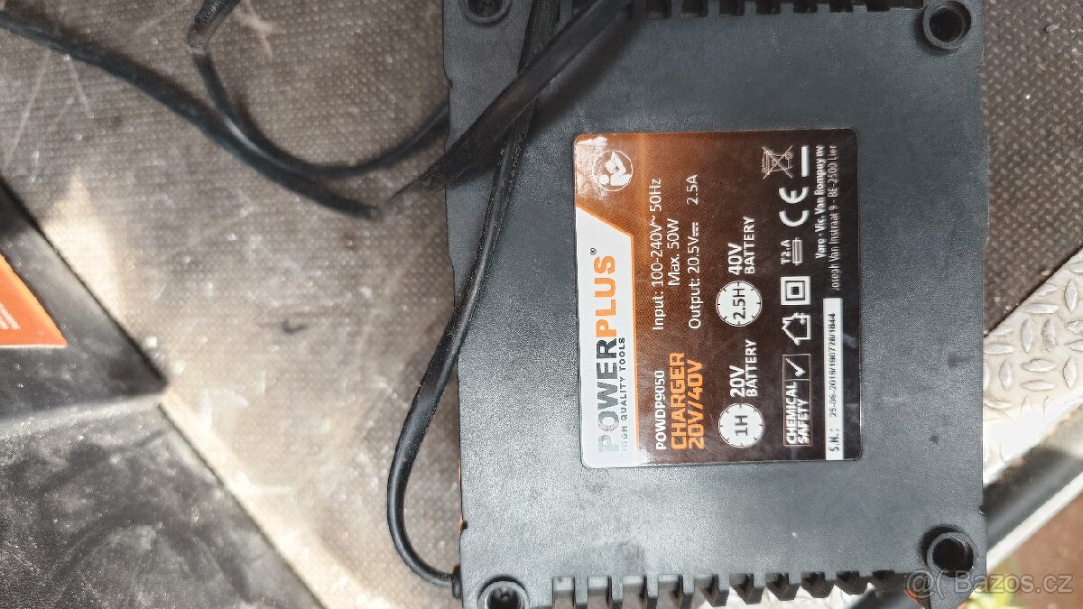 Nabijecka baterii powerplus - 2