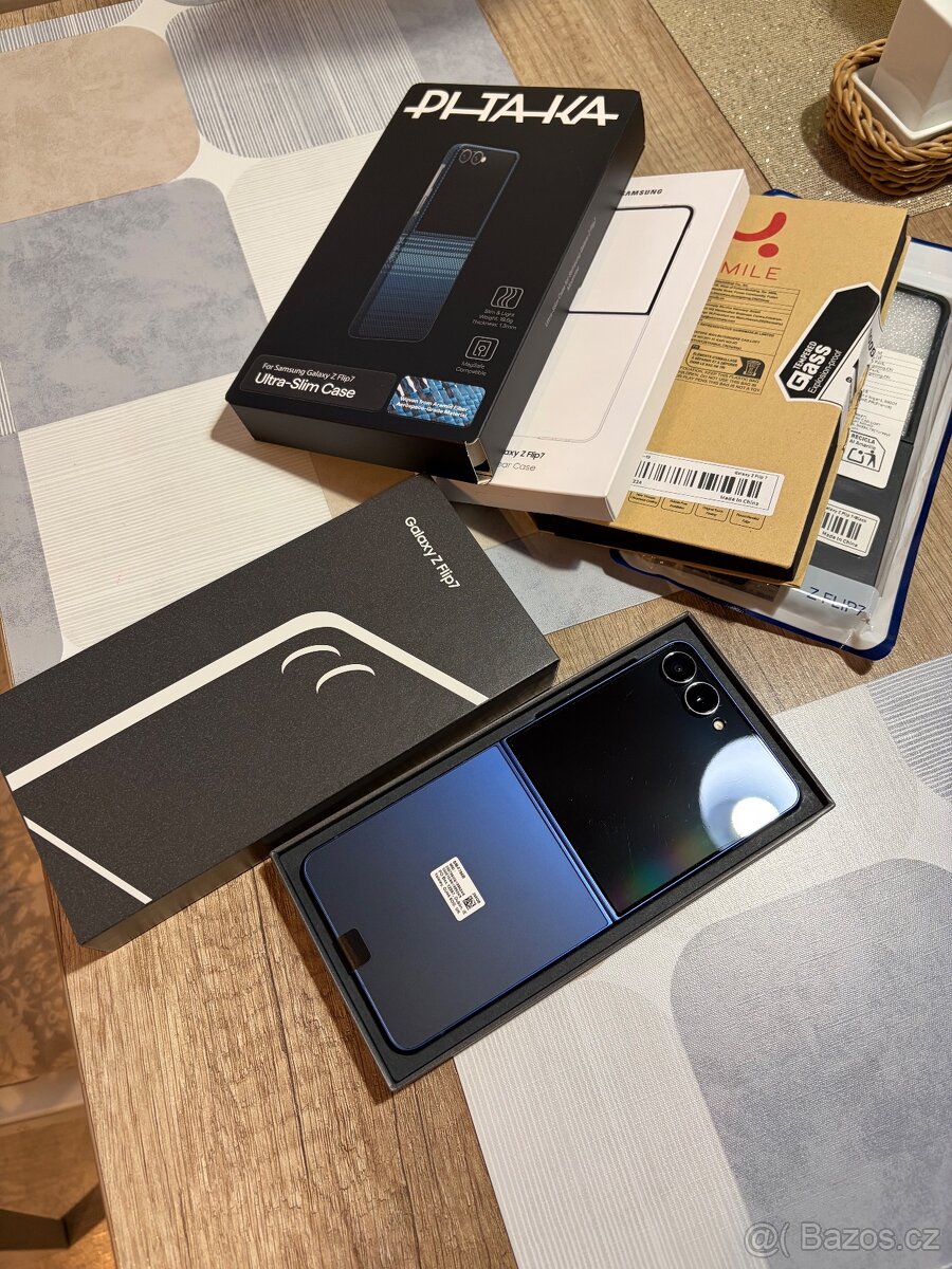 Samsung Z Flip 7 - 2