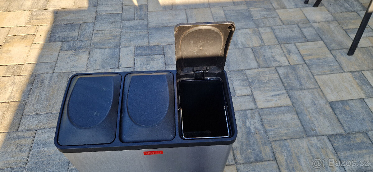 Odpadkový nášlapný nerezový 3 koš - 2