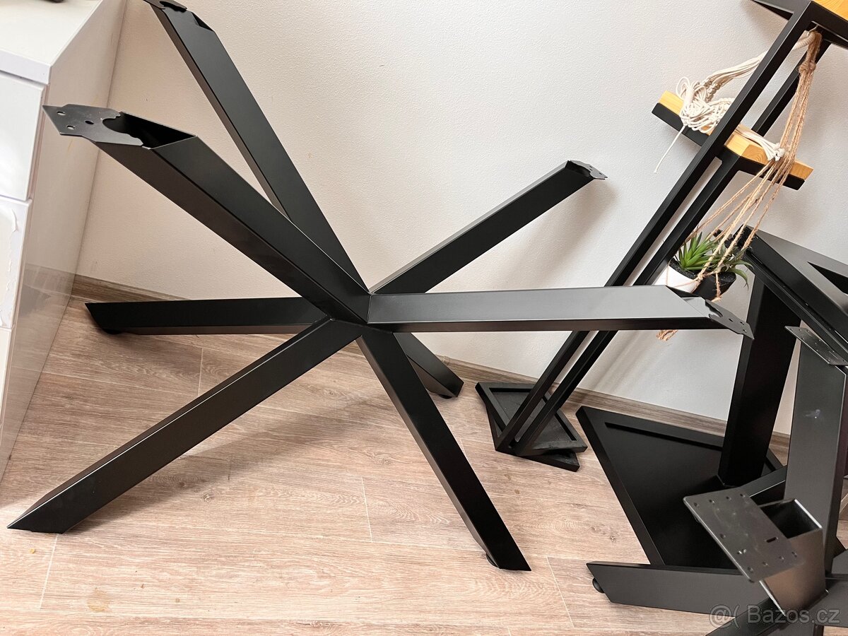 Sleva Stolová kovová podnož - 2