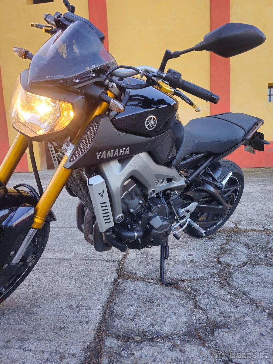 Yamaha mt09 - 2