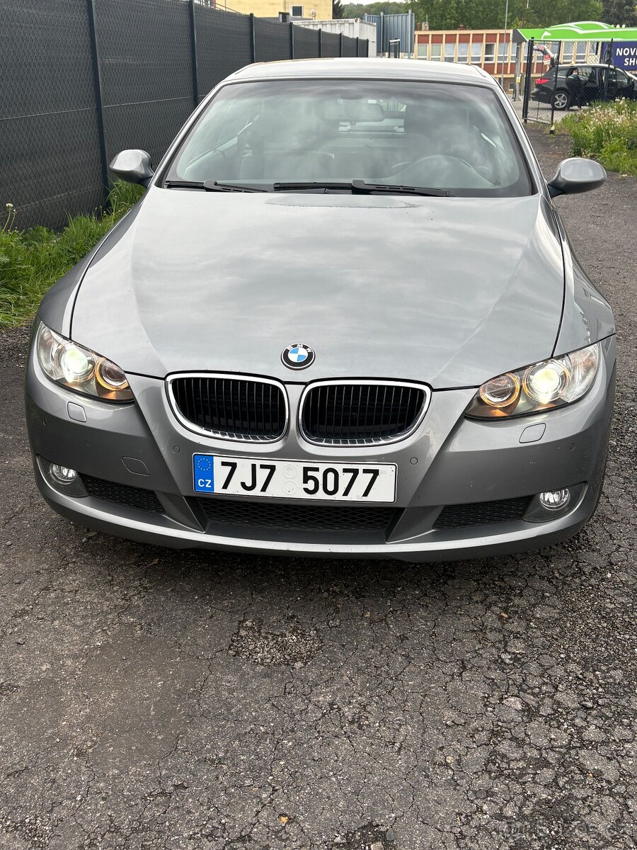 Bmw 320 I cabrio,xenony,kůže,parkovací asistent - 2