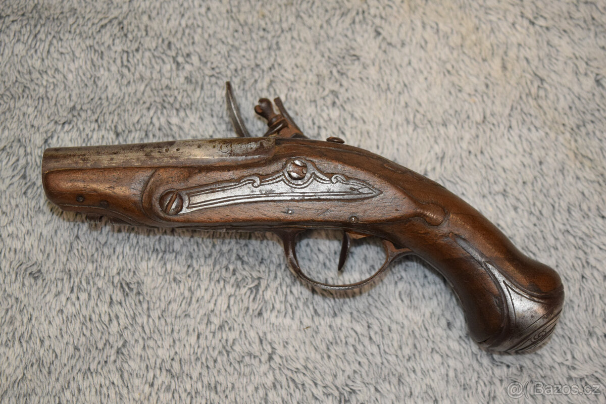 Malá křesadlová pistolka - 2
