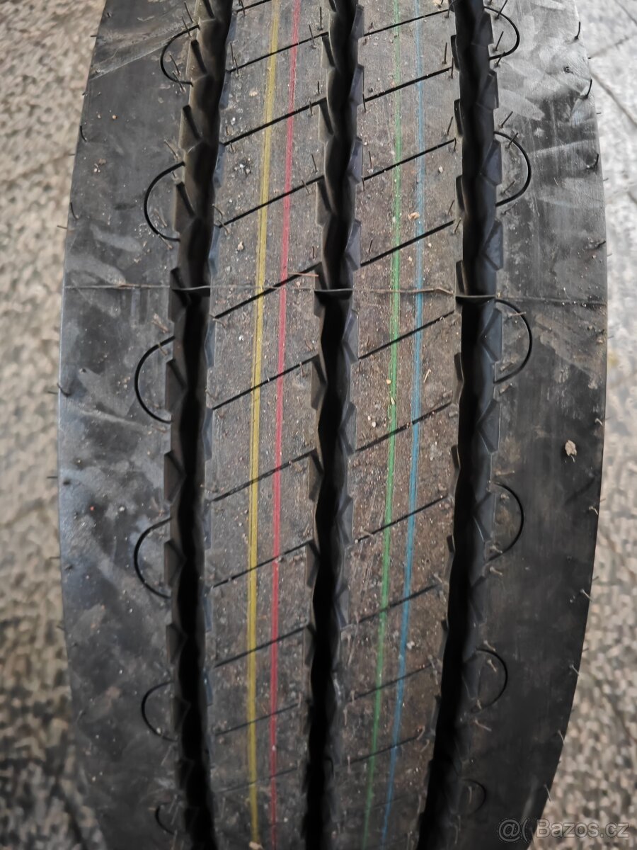 pneu použité 235/75 R17,5 143/141K - 2