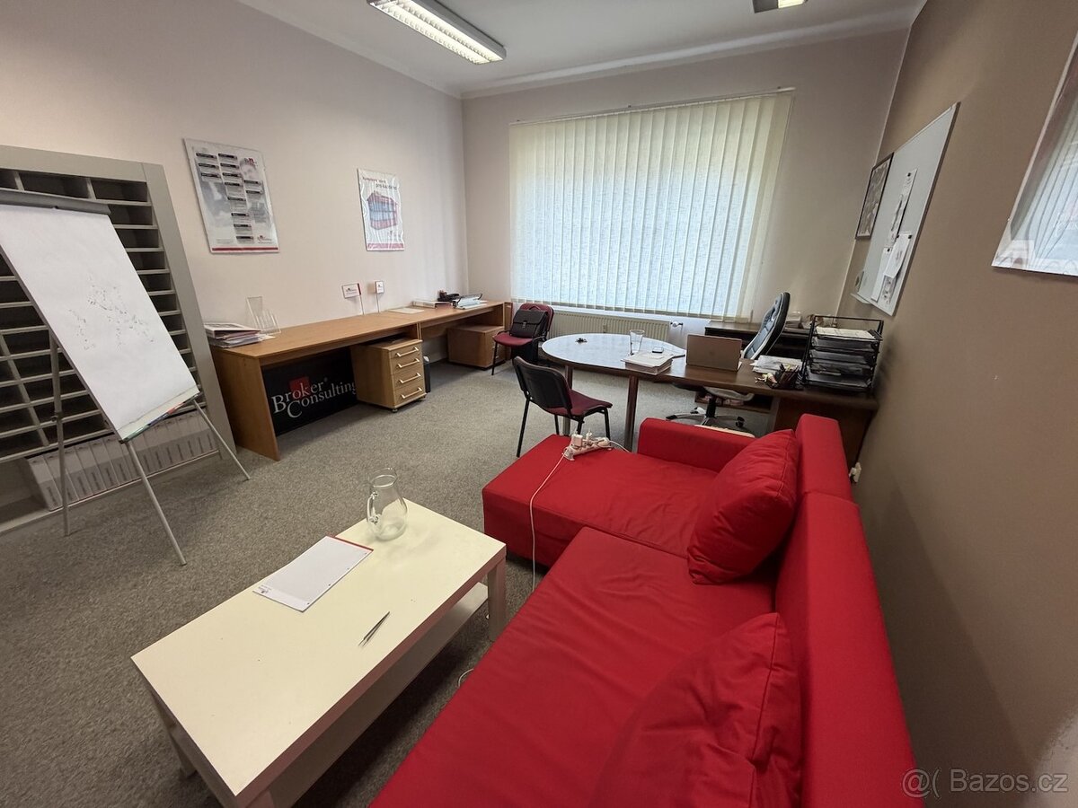 Pronájem kancelářských prostor v centru Pelhřimova - 2