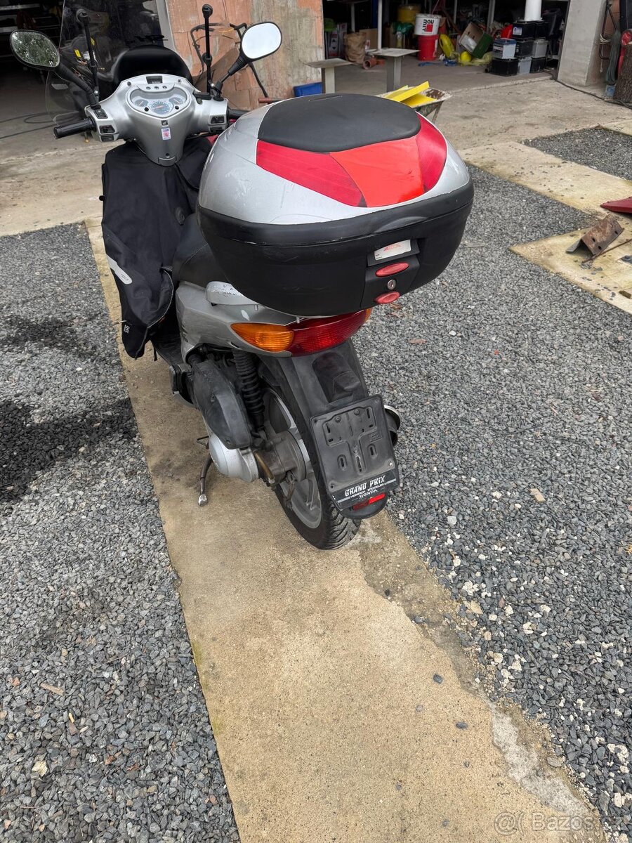 Skútr HONDA SH 150 - 2