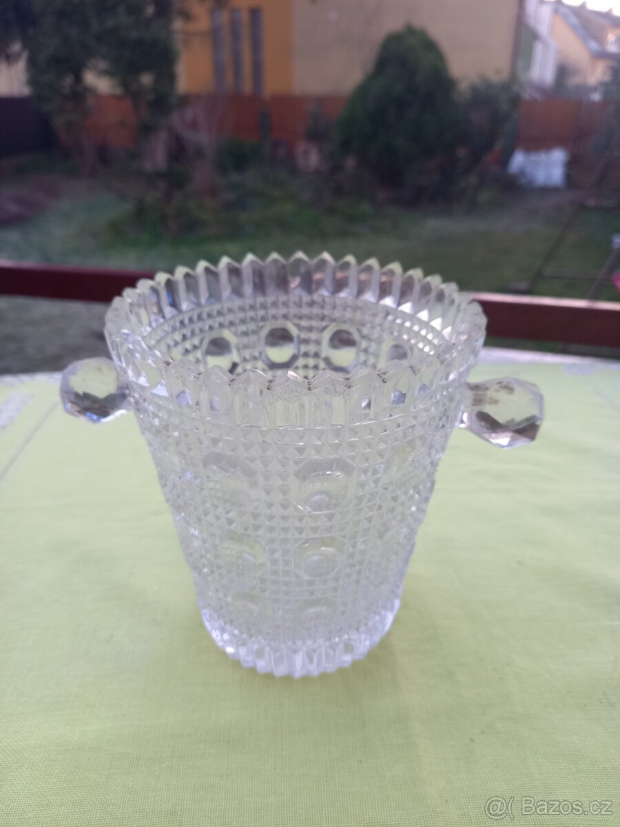 Skleněná nádoba na led - 2
