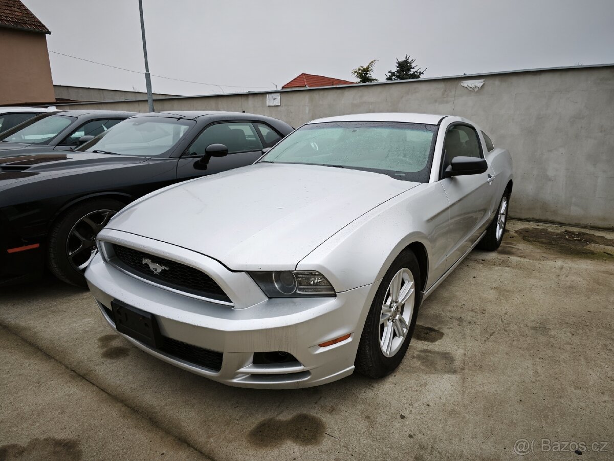 Ford Mustang 3.7 - 2