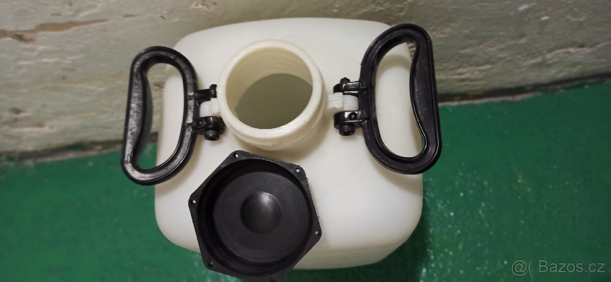 barel plast 25 litrů, víčko,25l, širší hrdlo 6-8 cm, demižon - 2