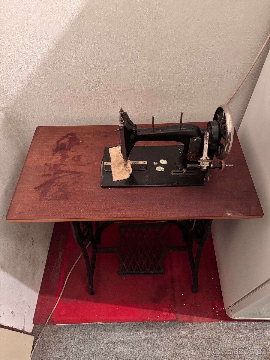 Starožitný šicí stroj Gritzner - 2