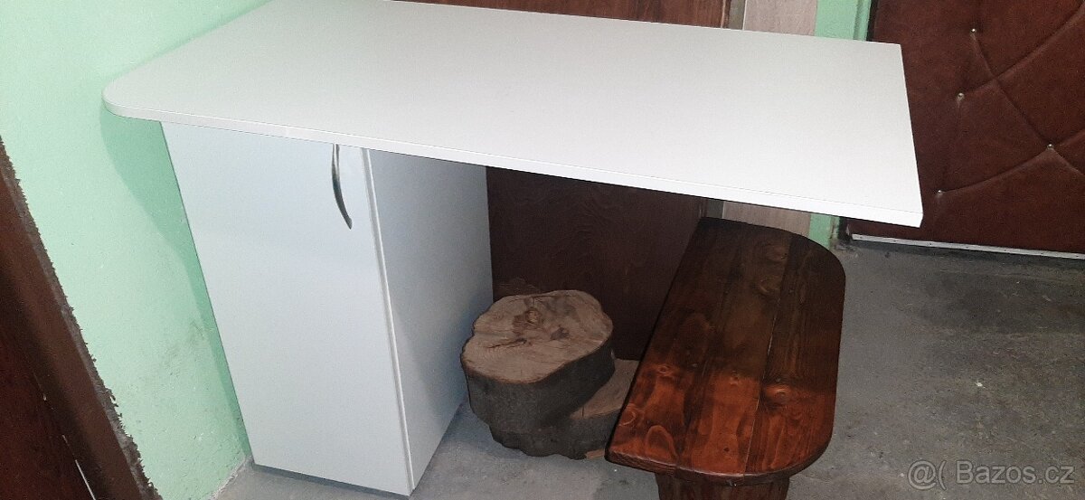 Rohový psaci stůl - 2