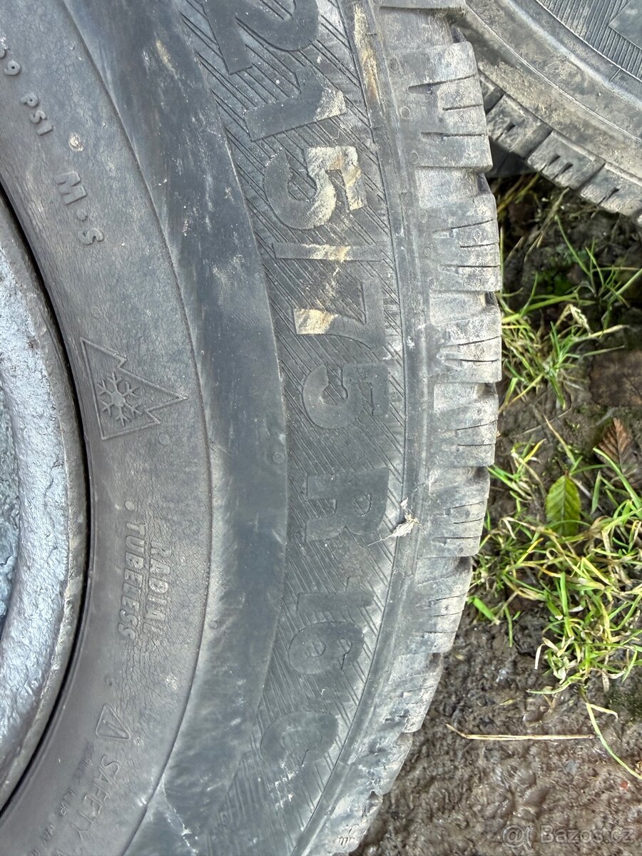 215/75/16c Ford Transit - 2