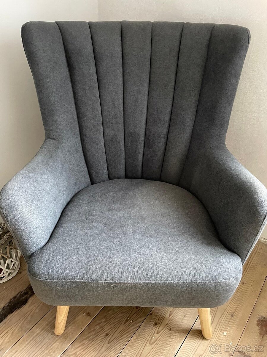 Křeslo nepoužívané - 2
